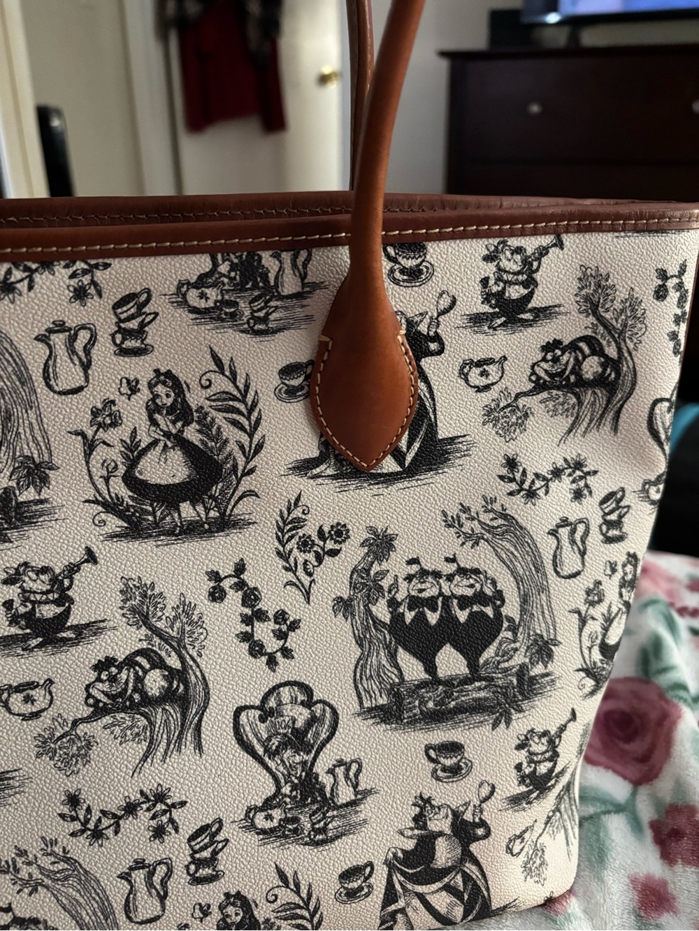 Dooney & Bourke Cream and Brown Printed Shoulder Tote - Picture 6 of 9